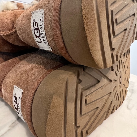 Ugg Bailey Button Boots Ladies size 10 - Picture 13 of 13
